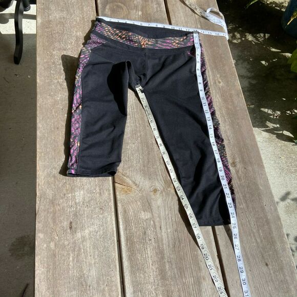 Fabletics Womens Leggings Size S Camacan Capri Workout Black Print Activewear - Picture 4 of 6
